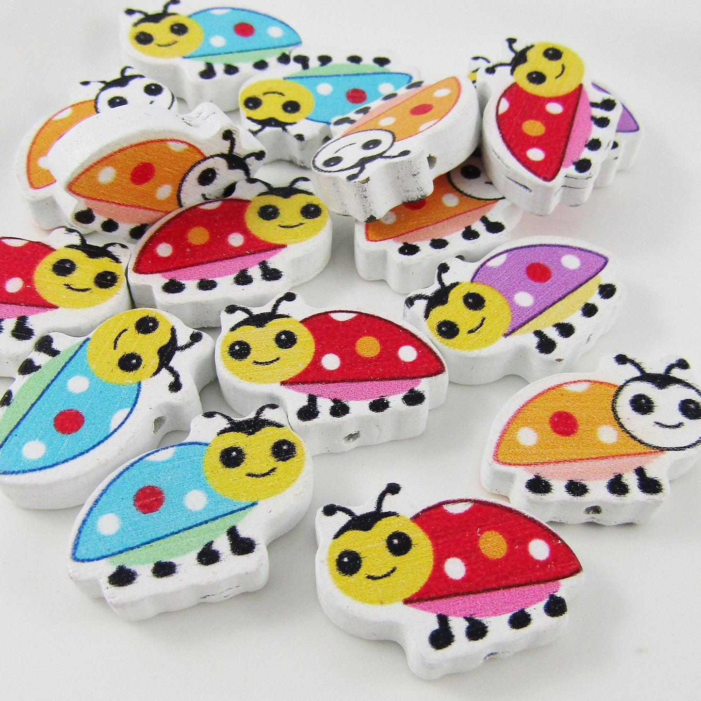 50g 45+pcs Beetle Printed Wood Beads Mixed Color 19x25x5mm Hole: 1.5mm
