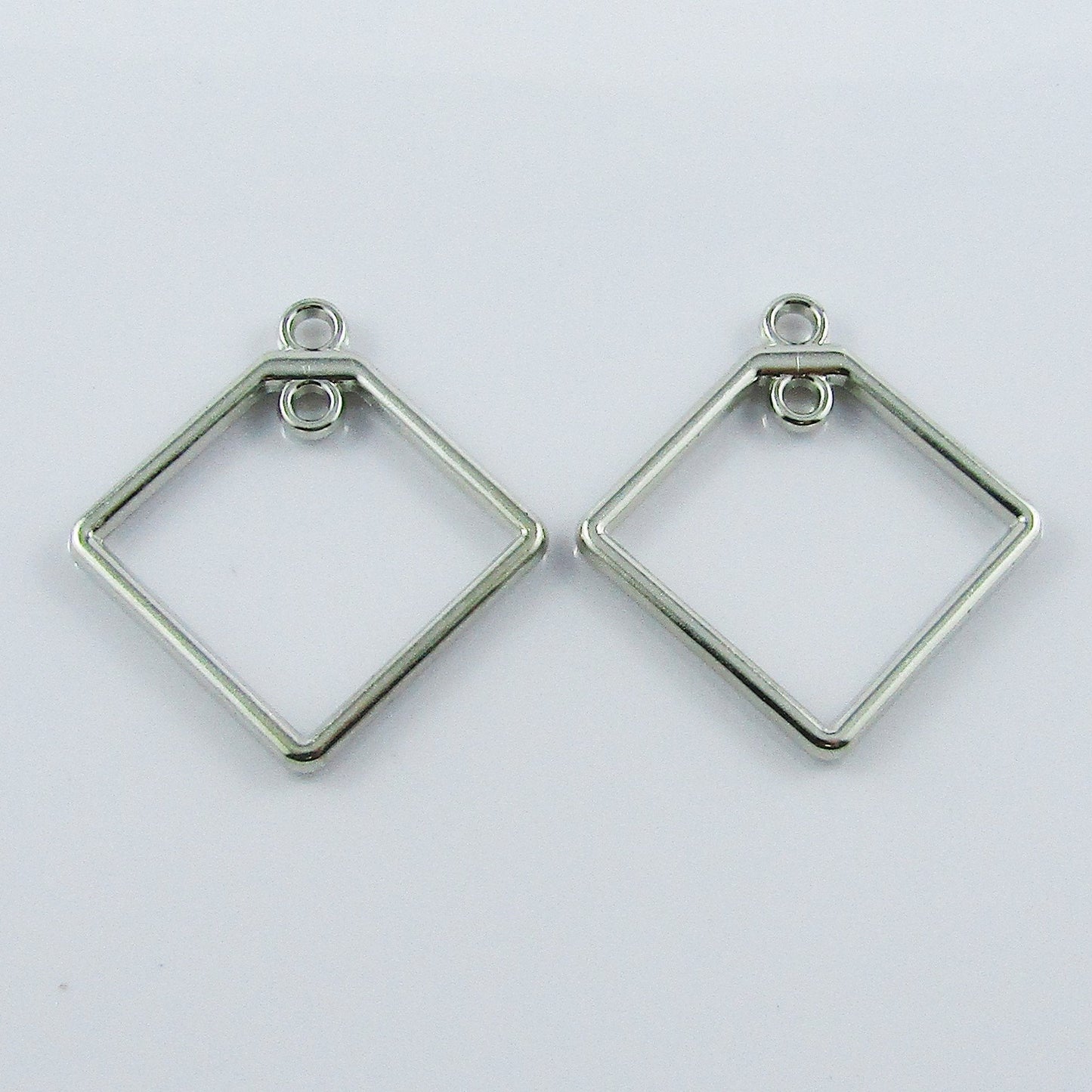 10pcs Diamond Charm Pendant with Internal Loop ACRYLIC 26x35mm